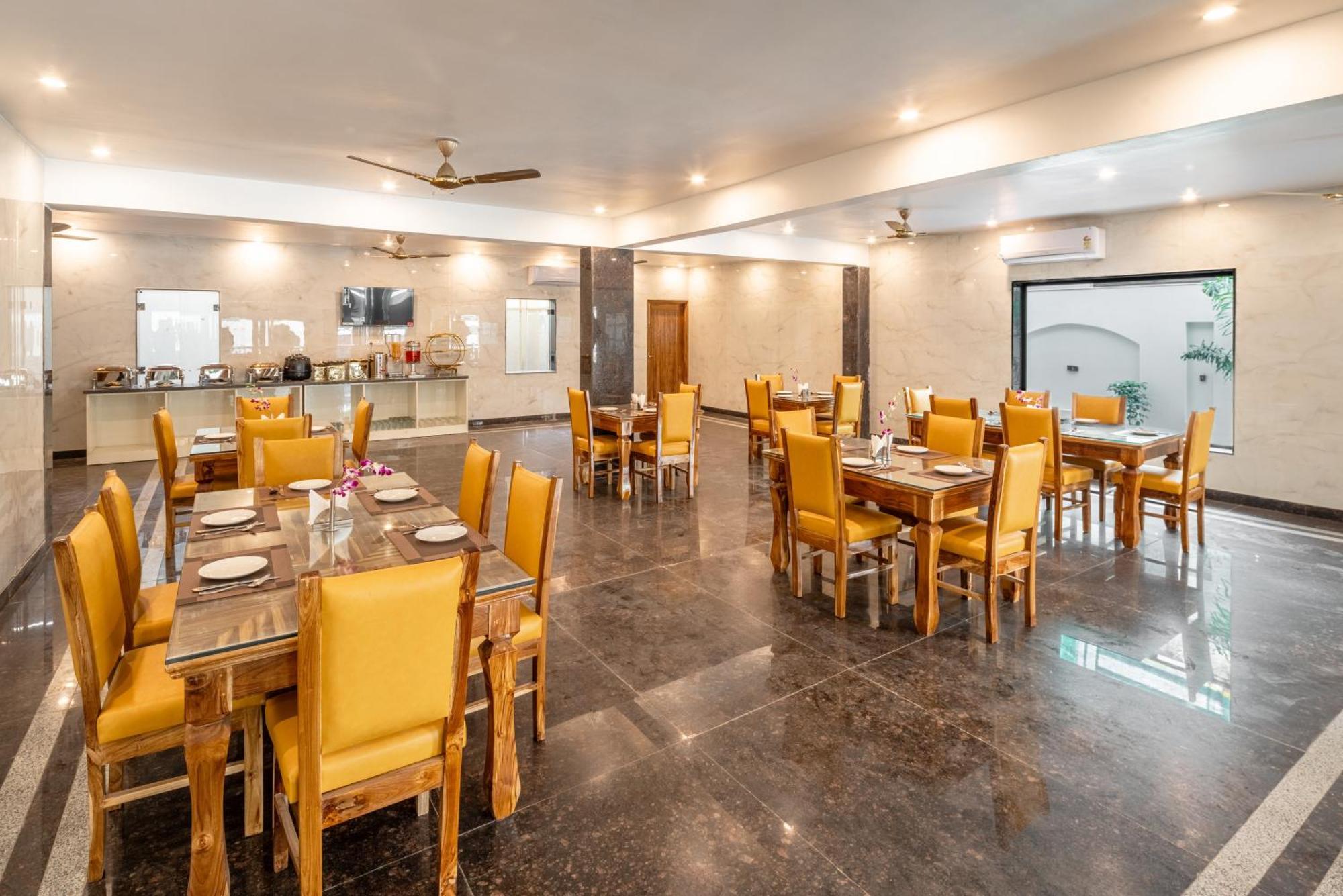Lime Tree Hotel & One Bhk Serviced Apartment Noida - Sector 50 Metro Exterior foto